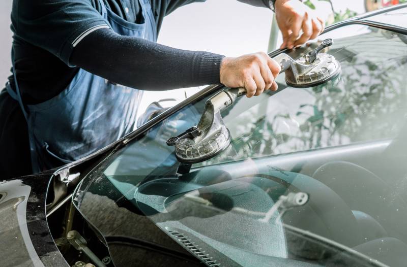 Remplacement du pare-brise avec recalibrage de la caméra sur une Renault Zoé à Marseille